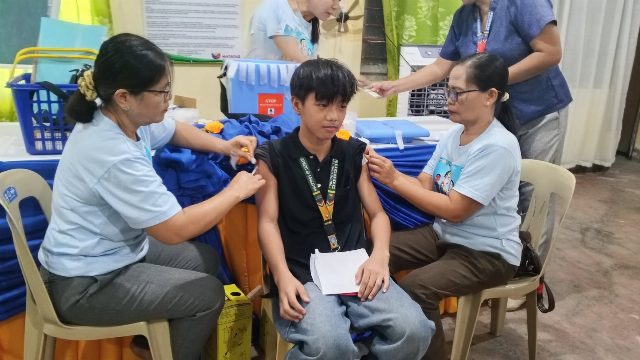 BNHS Learners Receive Vaccines Through ‘Bakuna Eskwela’ - photo 4